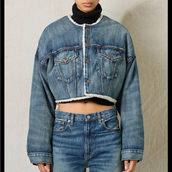 Oversized Cropped Denim and Sherpa jacket - Picture 6 of 8